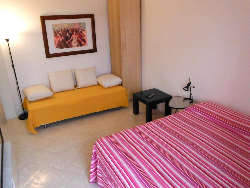 Walkincenter Bed and Breakfast Rom Rum bild
